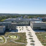 Nemocnice, kampusy i nové městské čtvrti. Významná česká stavební firma slaví 35 let v rekordní formě